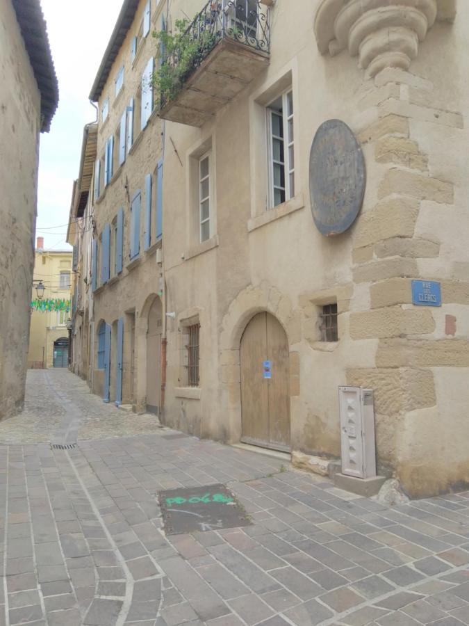 Romans-sur-Isère, maison de rue en centre ancien Esterno foto